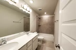 10714 Cliffs View Dr Dr, Rosharon, TX 77583 - Photo 14