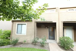 12847 Briarwest Cir, Houston, TX 77077 - Photo 2