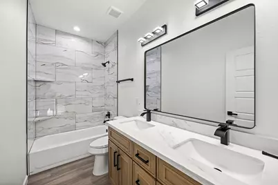 10426 Royal Oaks Drive, Houston, TX 77016 - Photo 16