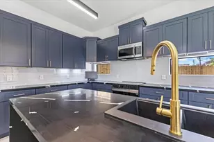 5110 Longmeadow St, Houston, TX 77033 - Photo 4