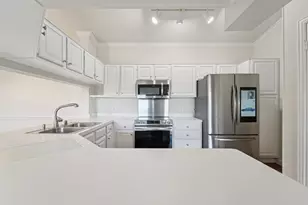 2111 S Welch St, Houston, TX 77019 - Photo 6