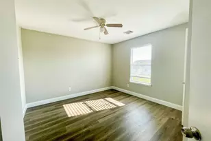 11913 Longwood Garden Way, Houston, TX 77047 - Photo 18