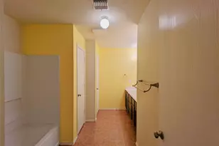 8815 Lyndonnille Falls Ln, Houston, TX 77078 - Photo 12