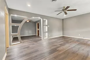 8421 Baker Dr, Houston, TX 77017 - Photo 2