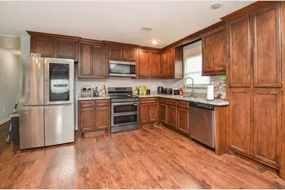 5615 Barton Street, Houston, TX 77028 - Photo 10