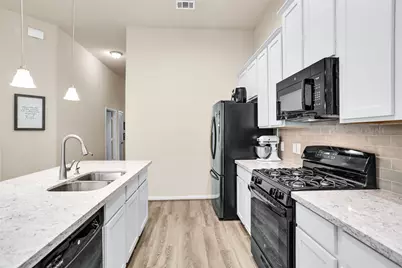 18806 Legend Oaks Drive, Magnolia, TX 77355 - Photo 10