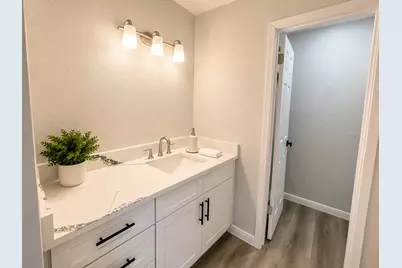 6106 W Airport Boulevard #18, Houston, TX 77035 - Photo 6