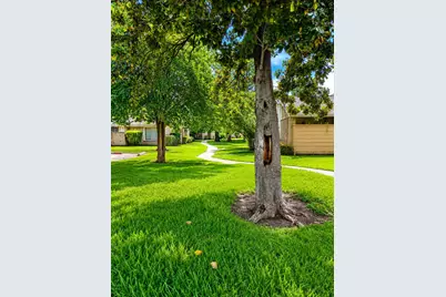 6106 W Airport Boulevard #18, Houston, TX 77035 - Photo 4