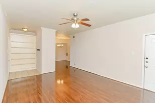 2255 Braeswood Park Dr, Houston, TX 77030 - Photo 6