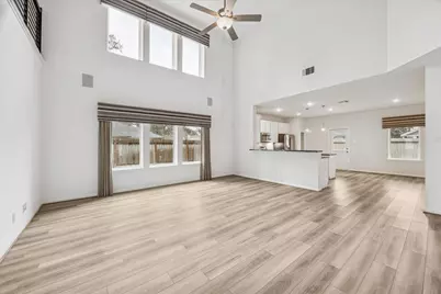 215 Freeman Boulevard, West Columbia, TX 77486 - Photo 6