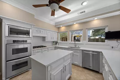 8807 Chelmsford Lane, Spring, TX 77379 - Photo 16