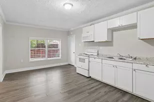 1709 W 4th St, Freeport, TX 77541 - Photo 6