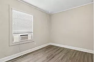 1709 W 4th St, Freeport, TX 77541 - Photo 12