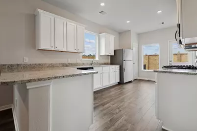 15519 Caramel Springs Drive, Conroe, TX 77303 - Photo 4