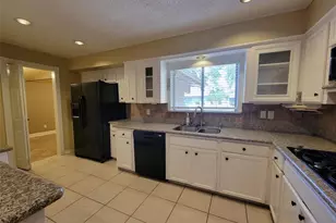 2419 Stonecrest Dr, Houston, TX 77018 - Photo 6