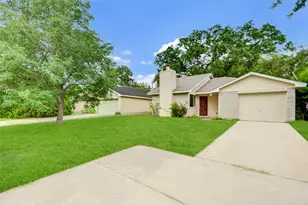 13106 Townwood Dr, Houston, TX 77045 - Photo 2