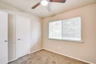 13106 Townwood Dr, Houston, TX 77045 - Photo 12