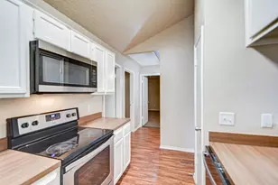 13106 Townwood Dr, Houston, TX 77045 - Photo 8