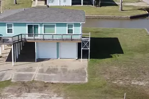 1118 County Rd 204, Sargent, TX 77414 - Photo 2