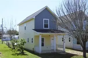 919 N Avenue C, Freeport, TX 77541 - Photo 1
