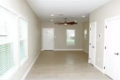 919 N Avenue C, Freeport, TX 77541 - Photo 4