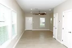 919 N Avenue C, Freeport, TX 77541 - Photo 4