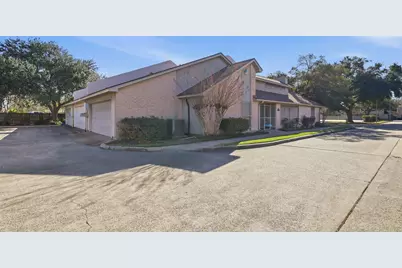 1 Wellington Park, Baytown, TX 77520 - Photo 2