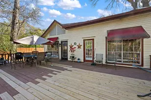 908 Sam Houston Ave, Huntsville, TX 77320 - Photo 16
