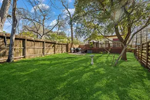 908 Sam Houston Ave, Huntsville, TX 77320 - Photo 20