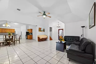 9927 Glenkirk Dr, Houston, TX 77089 - Photo 4