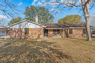 15903 Hickory Bend Dr, Alvin, TX 77511 - Photo 2