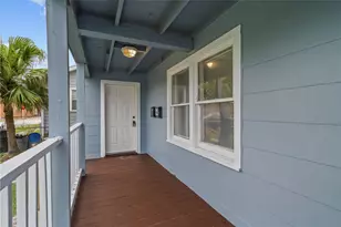 4020 Ave O 1/2, Galveston, TX 77550 - Photo 2