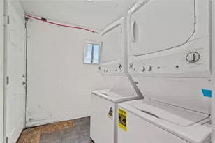 4020 Ave O 1/2, Galveston, TX 77550 - Photo 6