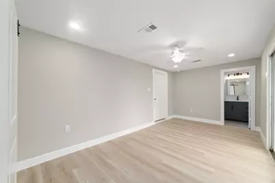 1416 E Avenue B, Bay City, TX 77414 - Photo 10