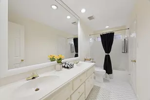 2021 Castlewind Ct, League City, TX 77573 - Photo 28