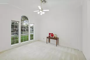 2021 Castlewind Ct, League City, TX 77573 - Photo 8