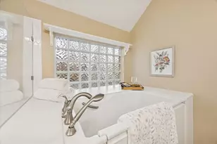 2021 Castlewind Ct, League City, TX 77573 - Photo 24