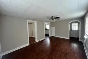 310 S Pumphrey St, Edna, TX 77957 - Photo 4