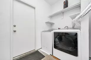 554 Wilcrest Dr, Houston, TX 77042 - Photo 14