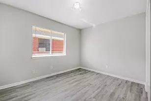 9478 Carmalee St, Houston, TX 77075 - Photo 16