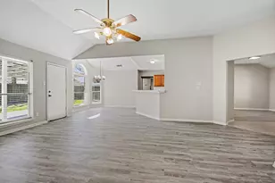 9478 Carmalee St, Houston, TX 77075 - Photo 6