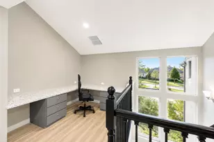 211 Big Hollow Ln, Houston, TX 77042 - Photo 32