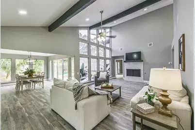 211 Big Hollow Lane, Houston, TX 77042 - Photo 10
