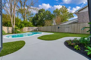 211 Big Hollow Ln, Houston, TX 77042 - Photo 34