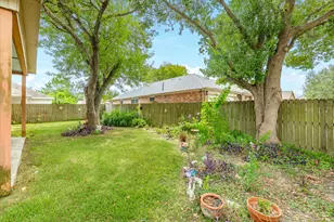 201 N Golden Oak Dr, Texas City, TX 77591 - Photo 32