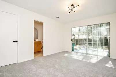 21 Edgewood Forest Ct, The Woodlands, TX 77381 - Photo 18