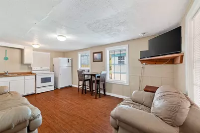1012 12th Street #UP, Dickinson, TX 77539 - Photo 6