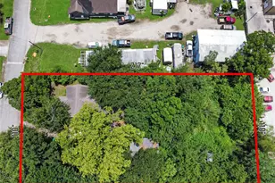 2818 Violet St, Pasadena, TX 77503 - Photo 2