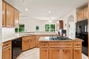 156 April Waters Dr W, Conroe, TX 77356 - Photo 14