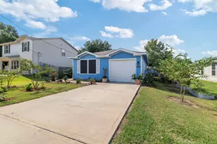 2707 Center St, Waller, TX 77484 - Photo 1